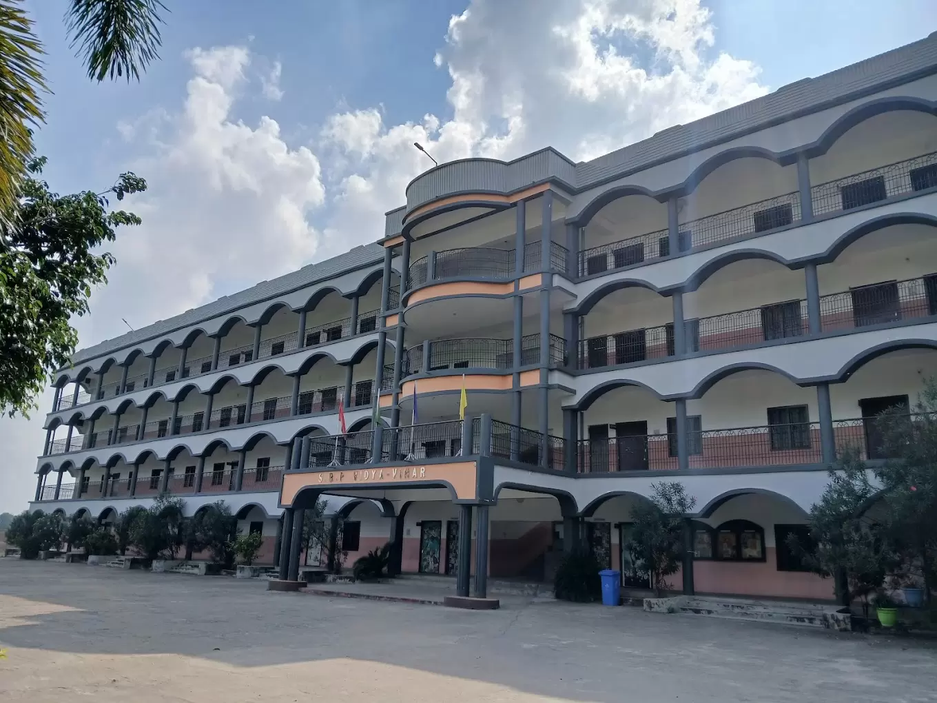 S. B. P. Vidya Vihar, Banka